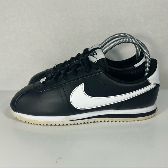 Nike Cortez Leather Sneakers ‘Black/ White' 904764-001; Size 5.5Y Women’s Size 7 - Picture 3 of 15